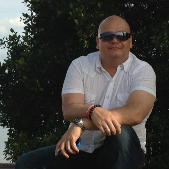 Meet your Posher, Jairo - Picture 1 of 1